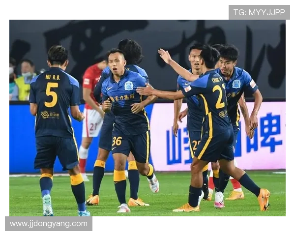 广州足球队荣登足球团队协作排行榜第二名展现强大团队精神与默契配合